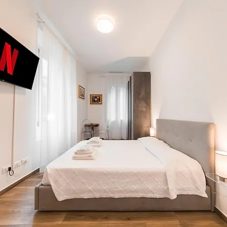 New - Venturini In Centre * Болонья